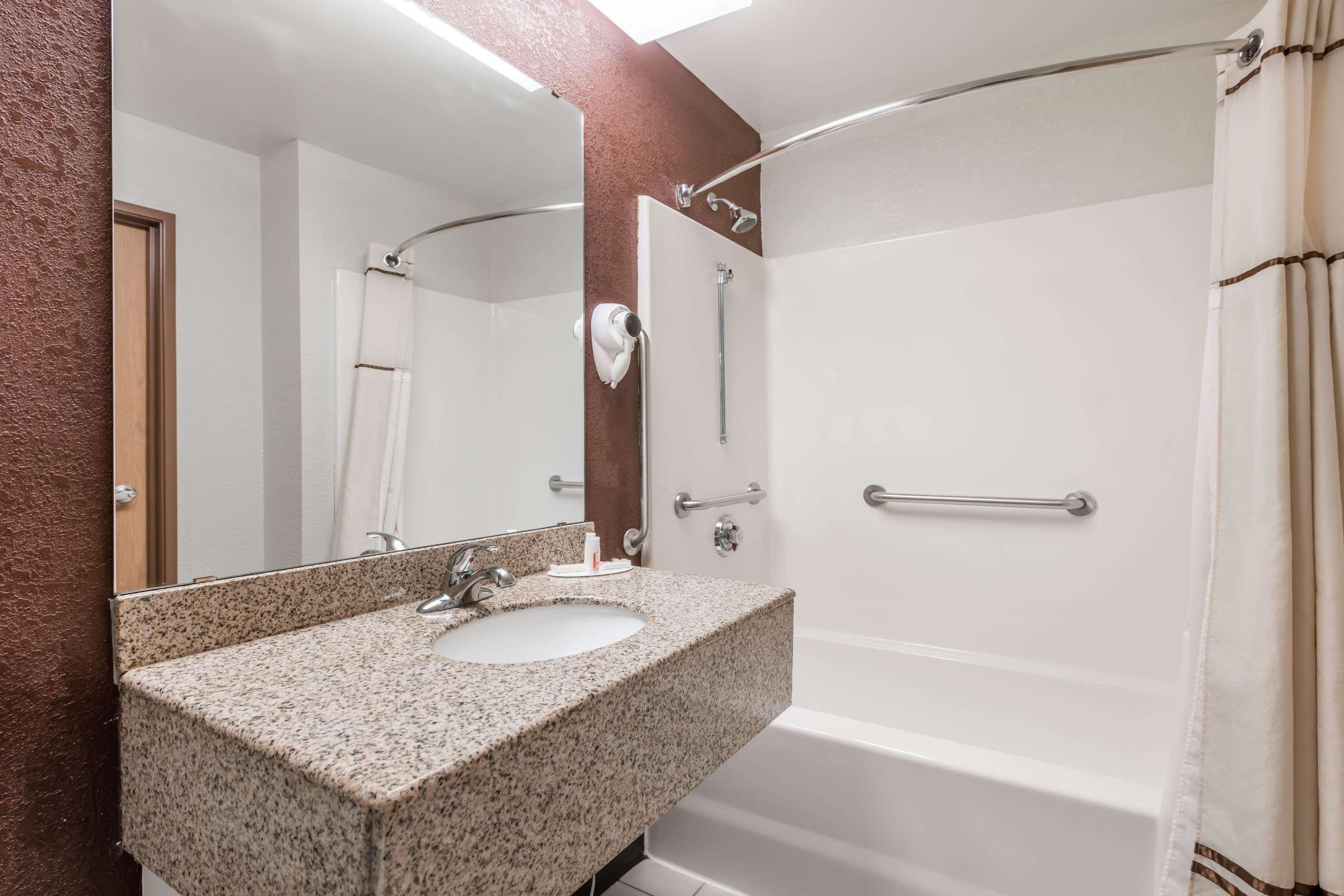 Days Inn & Suites By Wyndham Casey Ngoại thất bức ảnh